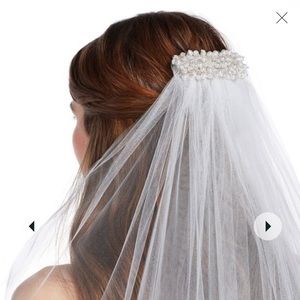 David’s Bridal NWT One Tier Cathedral veil